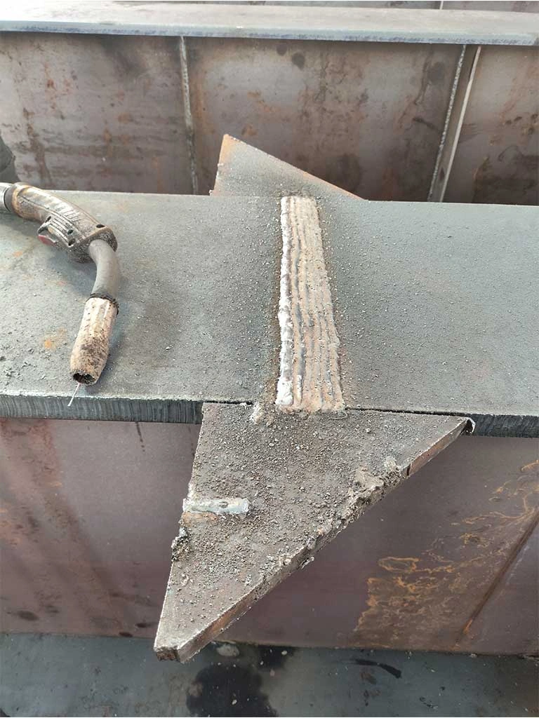 طراحی و ساخت سازه فلزی سوله صنعتی در کارخانه مهرسام صنعت